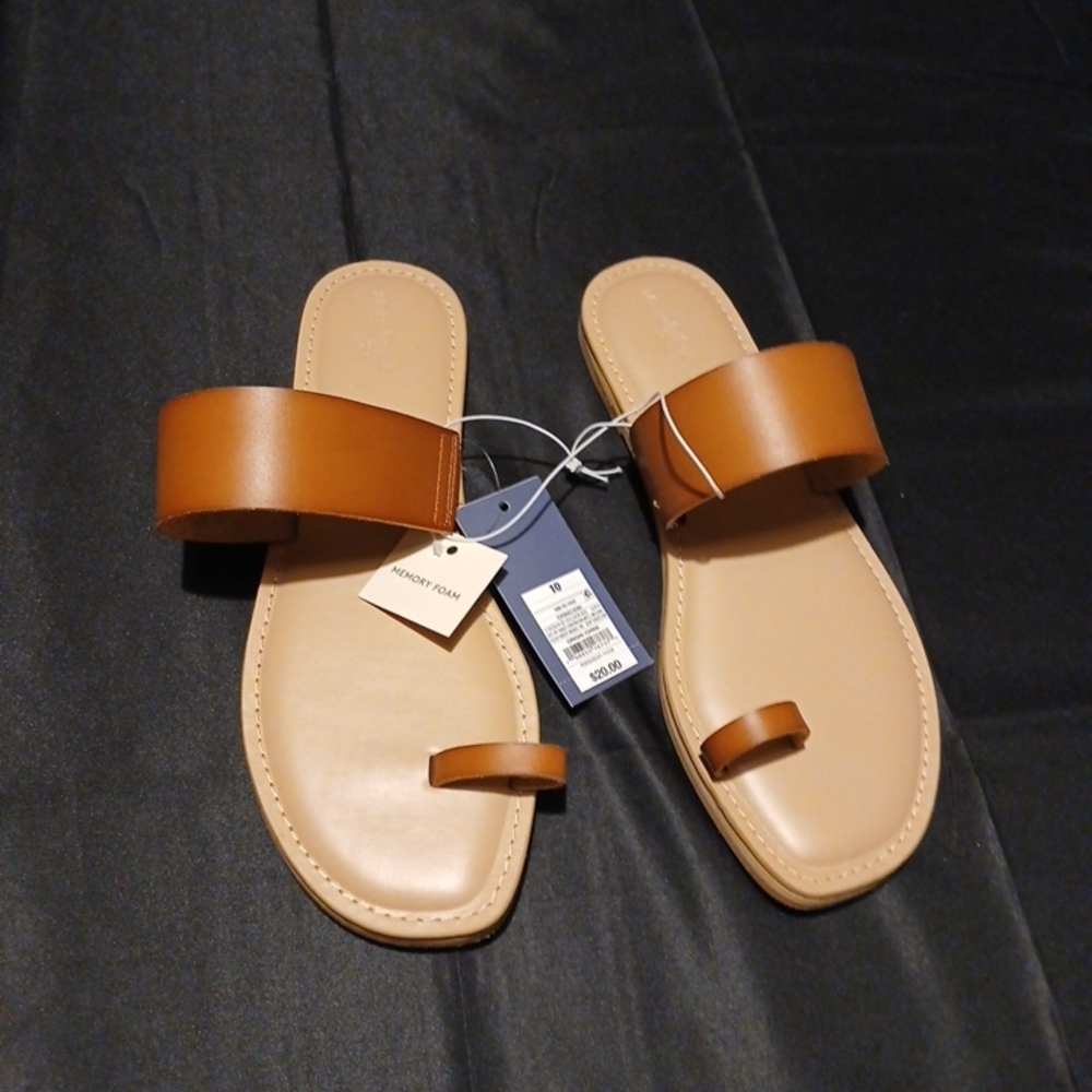 Women’s Tan Slide Toe-Ring Sandals